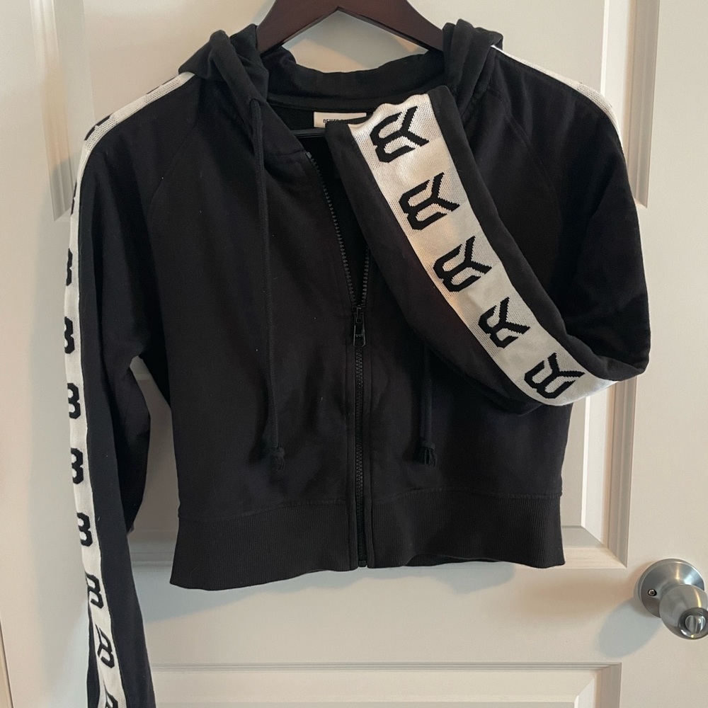 Better bodies cropped sweater